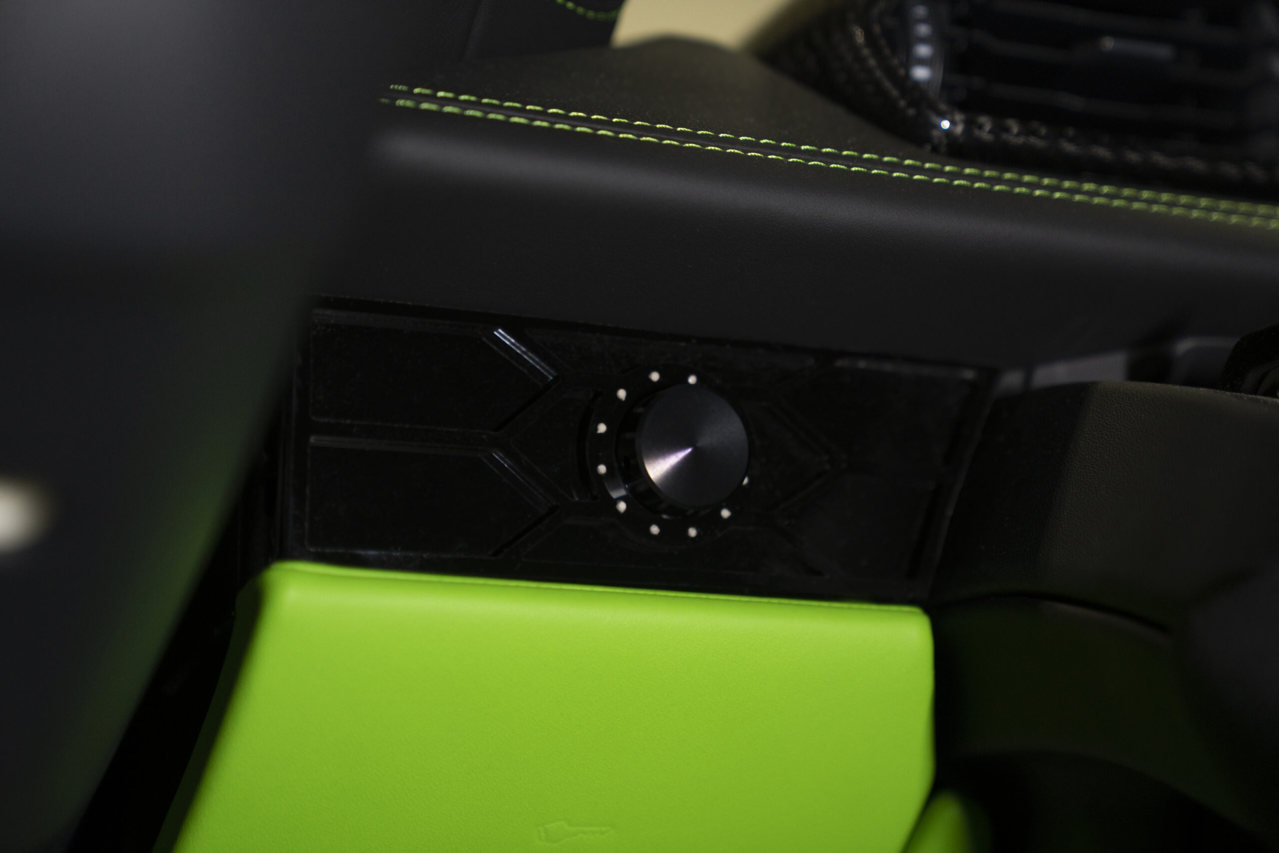 Lamborghini Huracan Evo Rwd Sound System Sensonum Upgrade Amplifier DSP Volume Controller 16