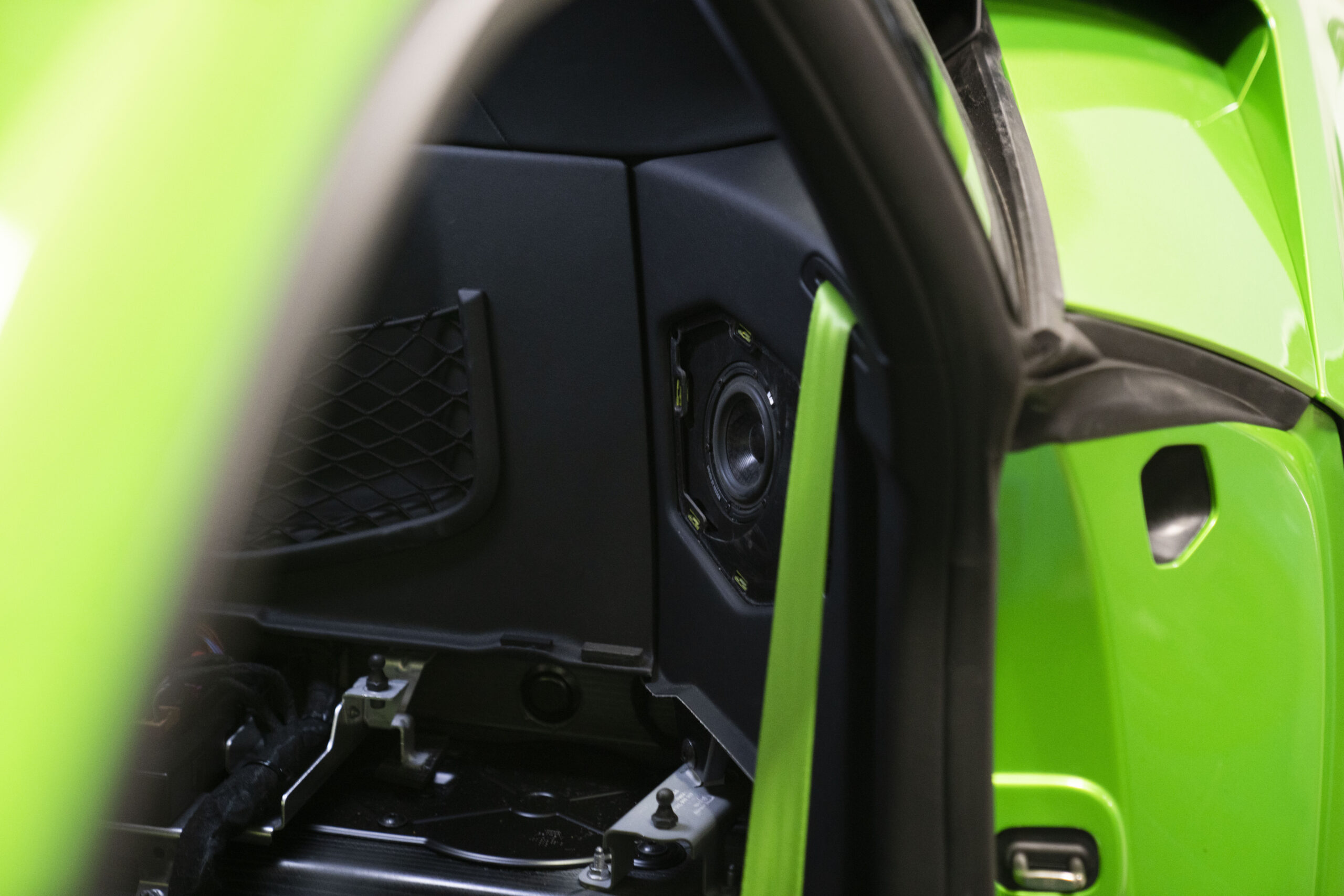Lamborghini Huracan Evo Rwd Sound System Sensonum Upgrade Amplifier DSP Volume Controller 5