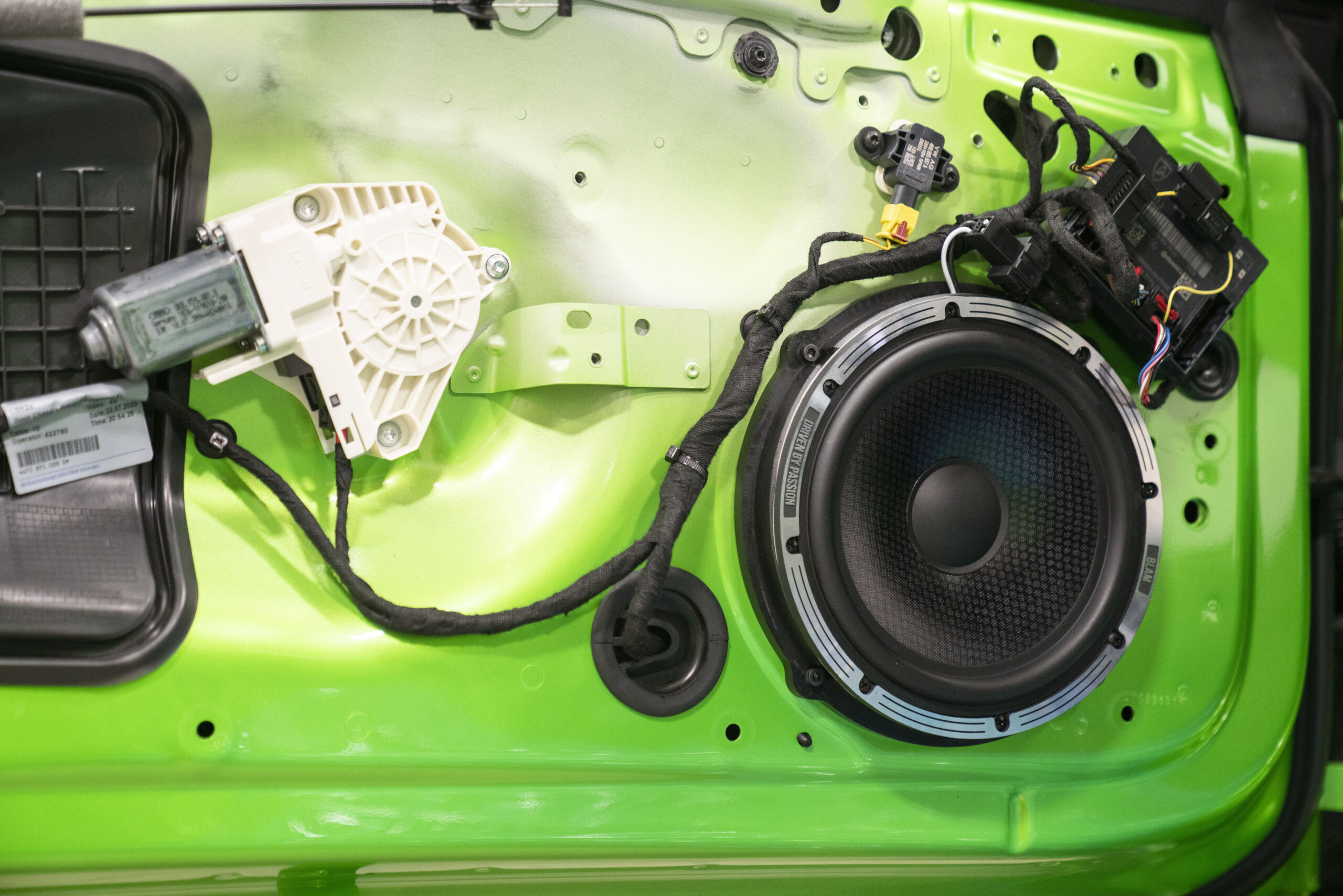 Lamborghini Huracan Evo Rwd Sound System Sensonum Upgrade Amplifier DSP Volume Controller 8